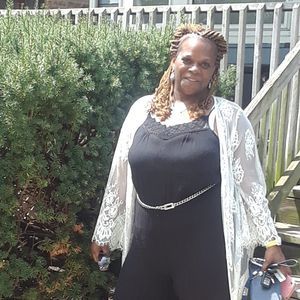 Meet your Posher, Lela